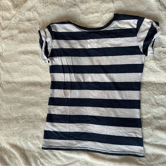 GILLY HICKS Striped Navy and White T-Shirt small - Picture 2 of 4